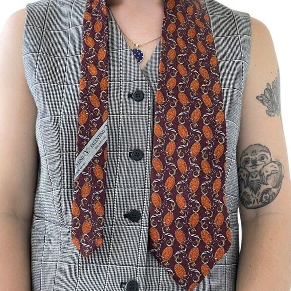 Vintage 1990s Valentino Red Orange 100% Silk Geometric Abstract Preppy Tie - Picture 3 of 4